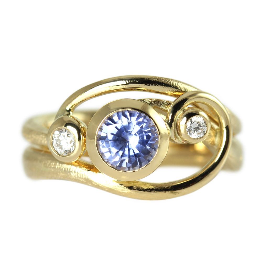 ringe Unikke smykker hos Castens - Himmelblå – forlovelsesring med safir