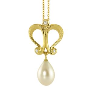 Cupid necklace with large pearl