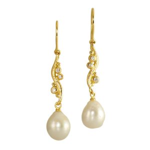 Brook long pearl earrings in gold with diamonds and freshwater pearls