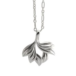Talila wide leaf pendant